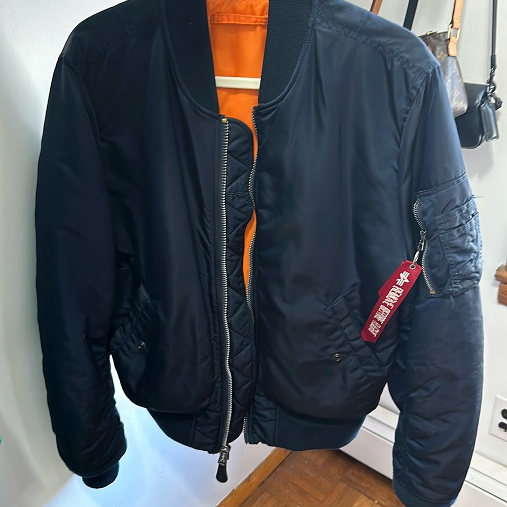 Authentic Flight jacket,men’s medium,will fit women s/m/l,baggy fit, reversible